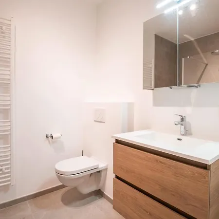 Brand New With Garden And Parking Διαμέρισμα Οστένδη