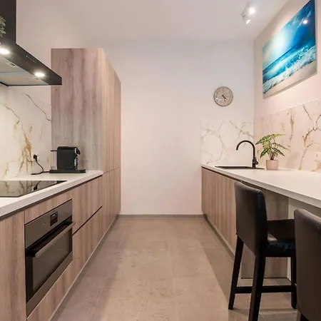 Brand New With Garden And Parking Appartamento *